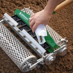 Six-Row Seeder, Second Edition -Johnnyseeds Sales Shop 06758 03 six row