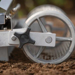 Six-Row Seeder, Second Edition -Johnnyseeds Sales Shop 06758 07 six row