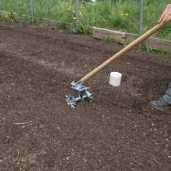 One-Row Pinpoint Seeder -Johnnyseeds Sales Shop 09284 03 one row seeder